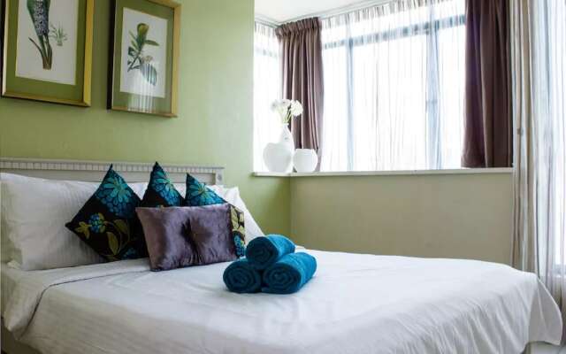 Luxurious Condo Near Gurney