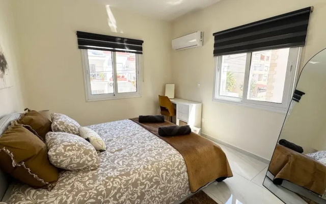 Luxury 2 Bedroom Apartment City Center