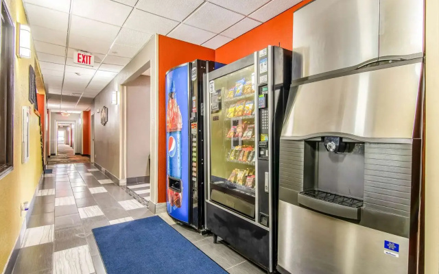 Americinn Topeka