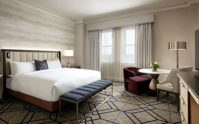 Fairmont Hotel Macdonald