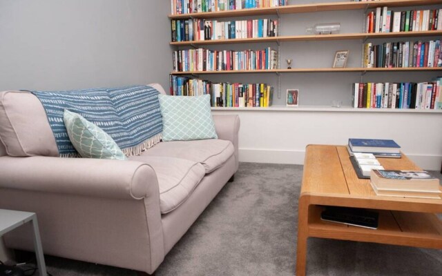Contemporary 2 Bedroom Apartment in Converted Church