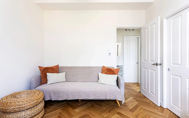 London Bridge Cosy Chic: Your Perfect 1-bed London Retreat