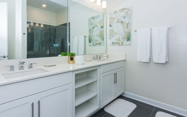 Top Deluxe Apartment at Storey Lake 262817