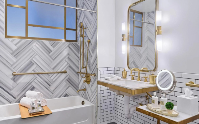 Halcyon - a hotel in Cherry Creek
