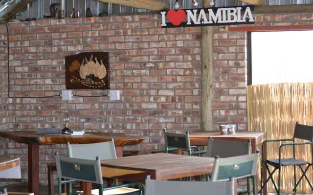 Tana Safaris Bush Camp