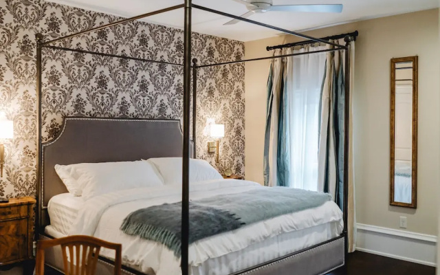 The Lilley Mansion Bed & Breakfast