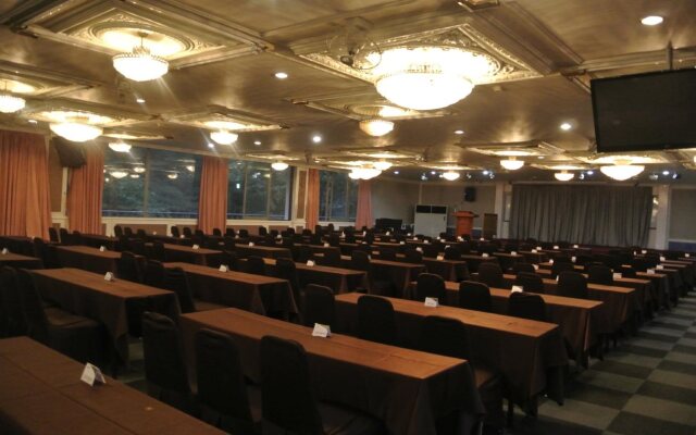 Lake Hills Songnisan Hotel
