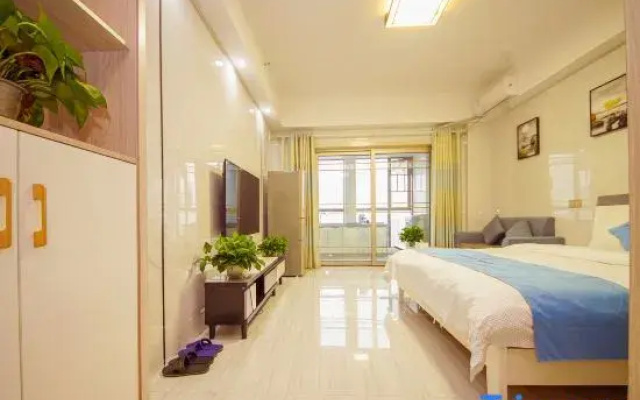 Zhuzhou Tianze Art Apartment (Hongqi Square)