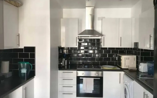 Lovely Victorian Flat for 6 in Stoke Newington