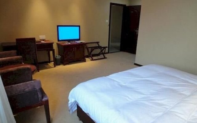 Shennongjia Holiday Hotel