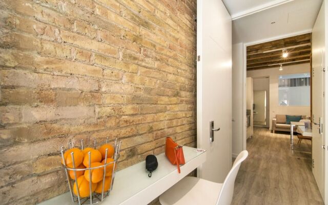 Happy People Sagrada Familia