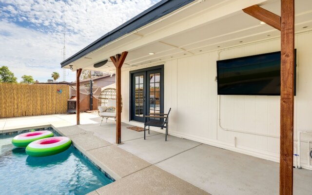 Glendale Getaway: Swim, Putt, Grill, & Relax!