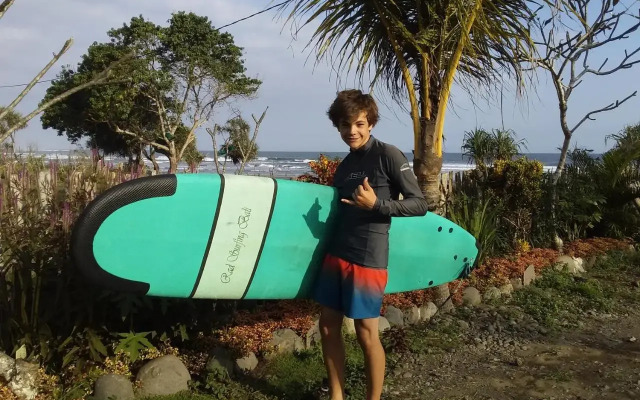 Surfer House-Surf School & Camp