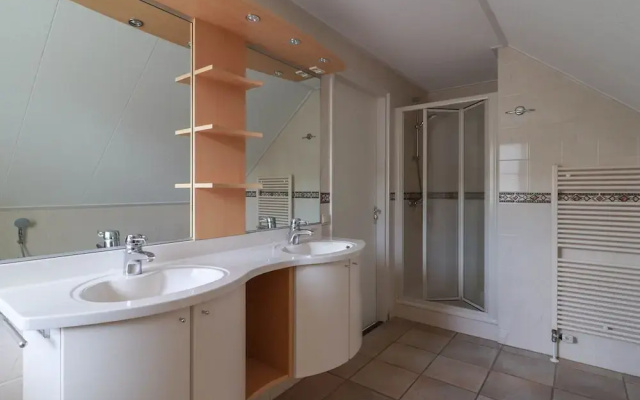 Spacious Villa in a Holiday Park in Makkum