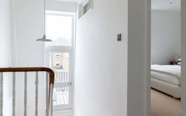 Bright Chelsea apt sun Terrace