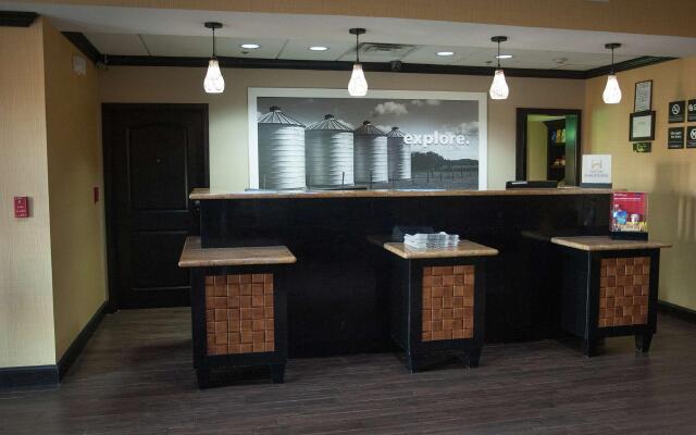 Hampton Inn & Suites Palestine