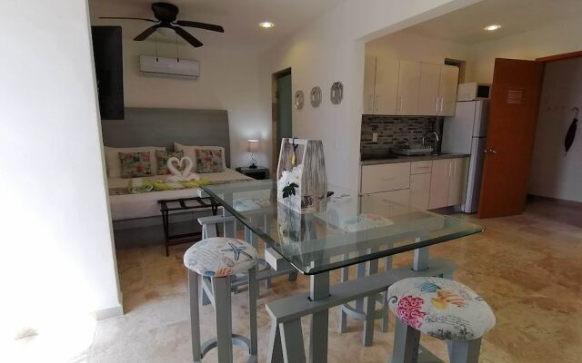 5th Coral Suites by Alex