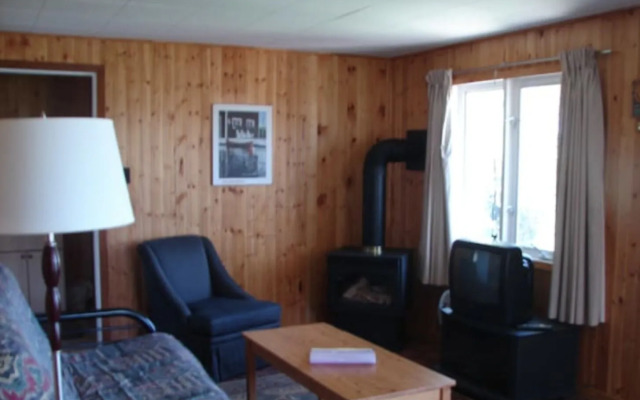 Sunnylea Resort & Cottages