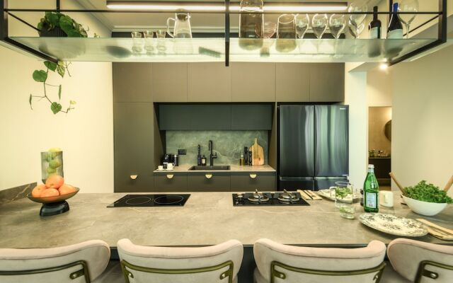 Sophisticated Tel Aviv Retreat 1BR Apt