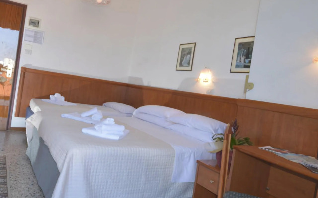 Hotel Diplomat Marine