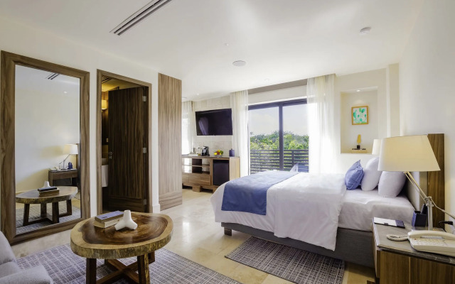 Naay Tulum Curamoria Collection