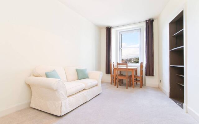 Spacious Flat With Fantastic Views
