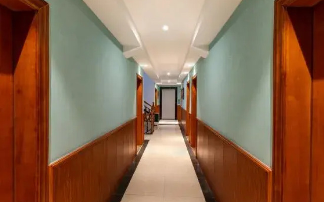 Ruihua Hotel (Zhenjiangge Branch, Zhenyuan Ancient Town)