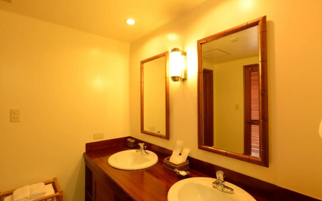 Kanucha Bay Hotels & Villas