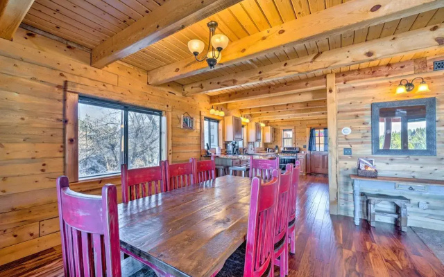 Pet-friendly Cloudcroft Cabin: Walk to Shop, Food - фото 2