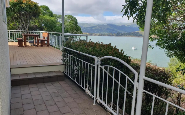 Little Unknown Bach at Taka - Takamatua Holiday Unit