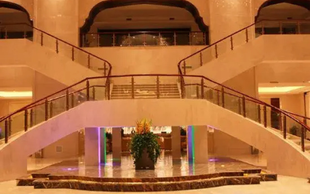 Huaqi Earl Hotel