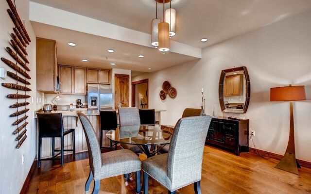 1 Bedroom Ski in, Ski Out Mountain Vacation Rental Just Steps from the Snowflake Ski Lift