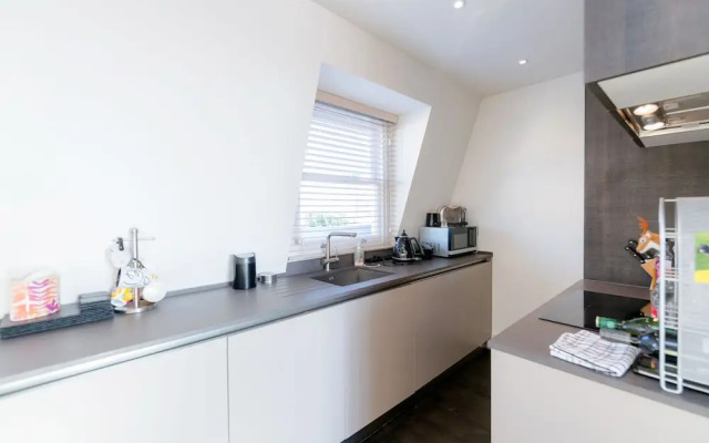 Olympia 2 Bed Duplex by BaseToGo