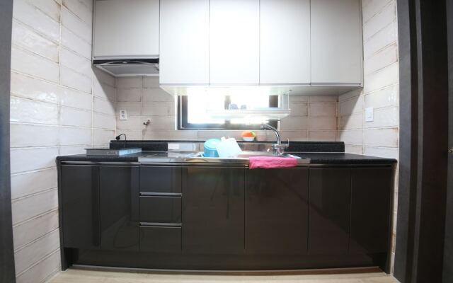 Tongyeong Adios Hotel