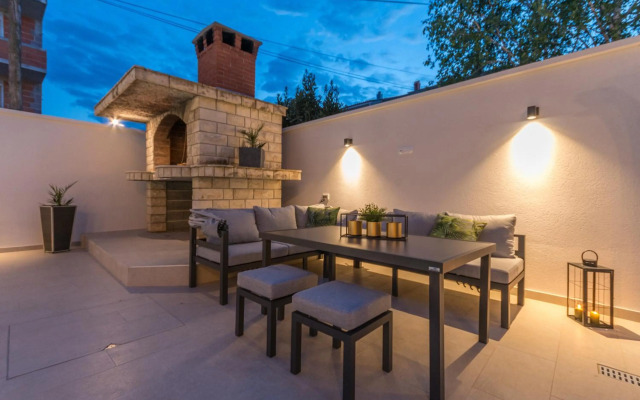 Apartment Jakov with pool