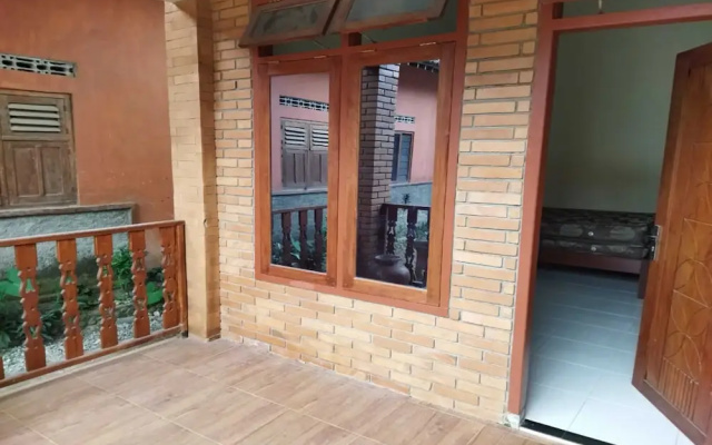 Borobudur Kampung Homestay - Mufid Mas'ud