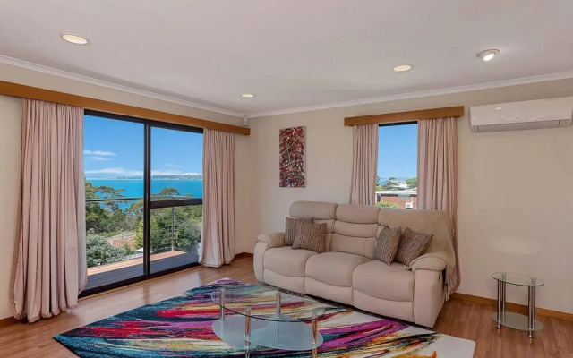 Relax Away - Family Get Away By The Sea