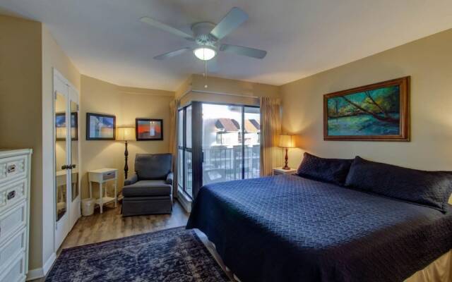 Two Bedroom two and Half Bath Condo Walking Distance to The Hangout