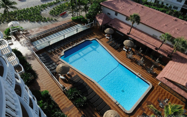 Beachcomber Resort & Club