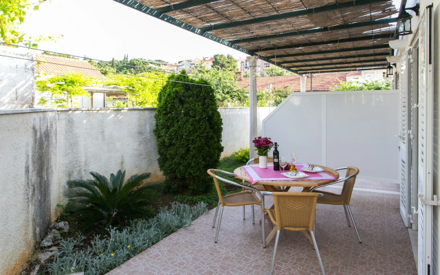 Apartments Miramare & Campara