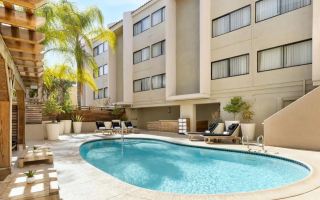 Country Inn & Suites By Carlson Calabasas