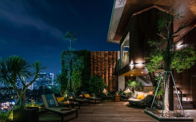 Au Lac Legend Hotel