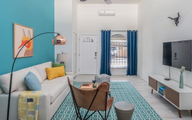 Sleek 2BR Townhome Central Phx by WanderJaunt
