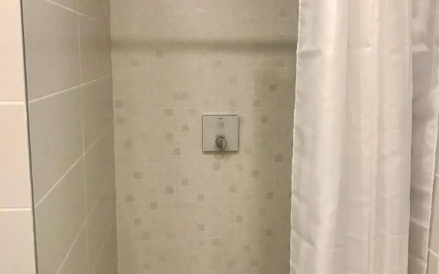 Apartment Amber White