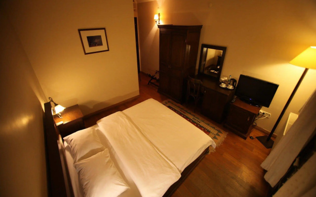 Zinos Hotel