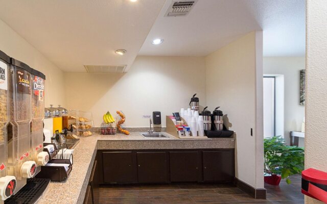 Super 8 by Wyndham New Braunfels I-35