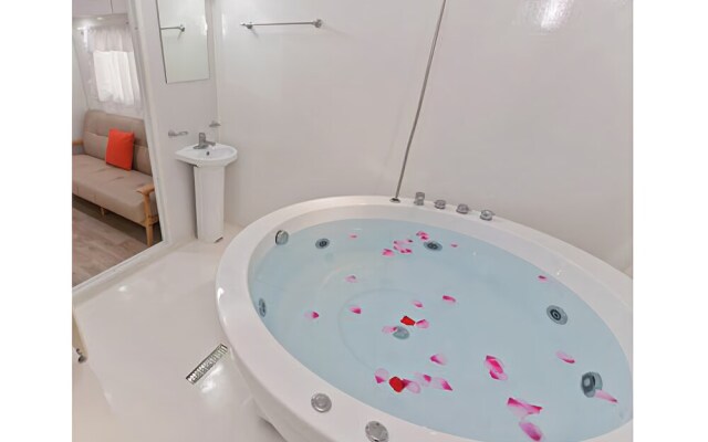 Ganghwa Spa in Caravan