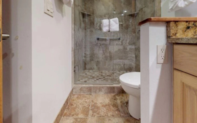 Landmark Condos 2 Bedroom in Lionshead Village