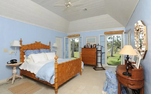 Secluded Paradise: Grand Estate With Kayaks And Snorkeling