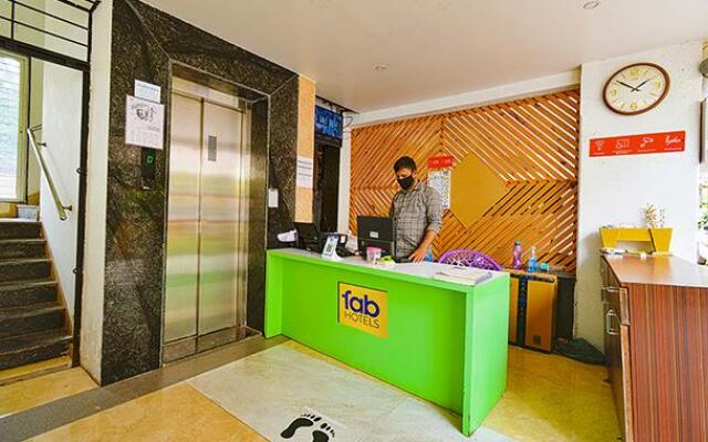 Fab Hotel Golden Leaf